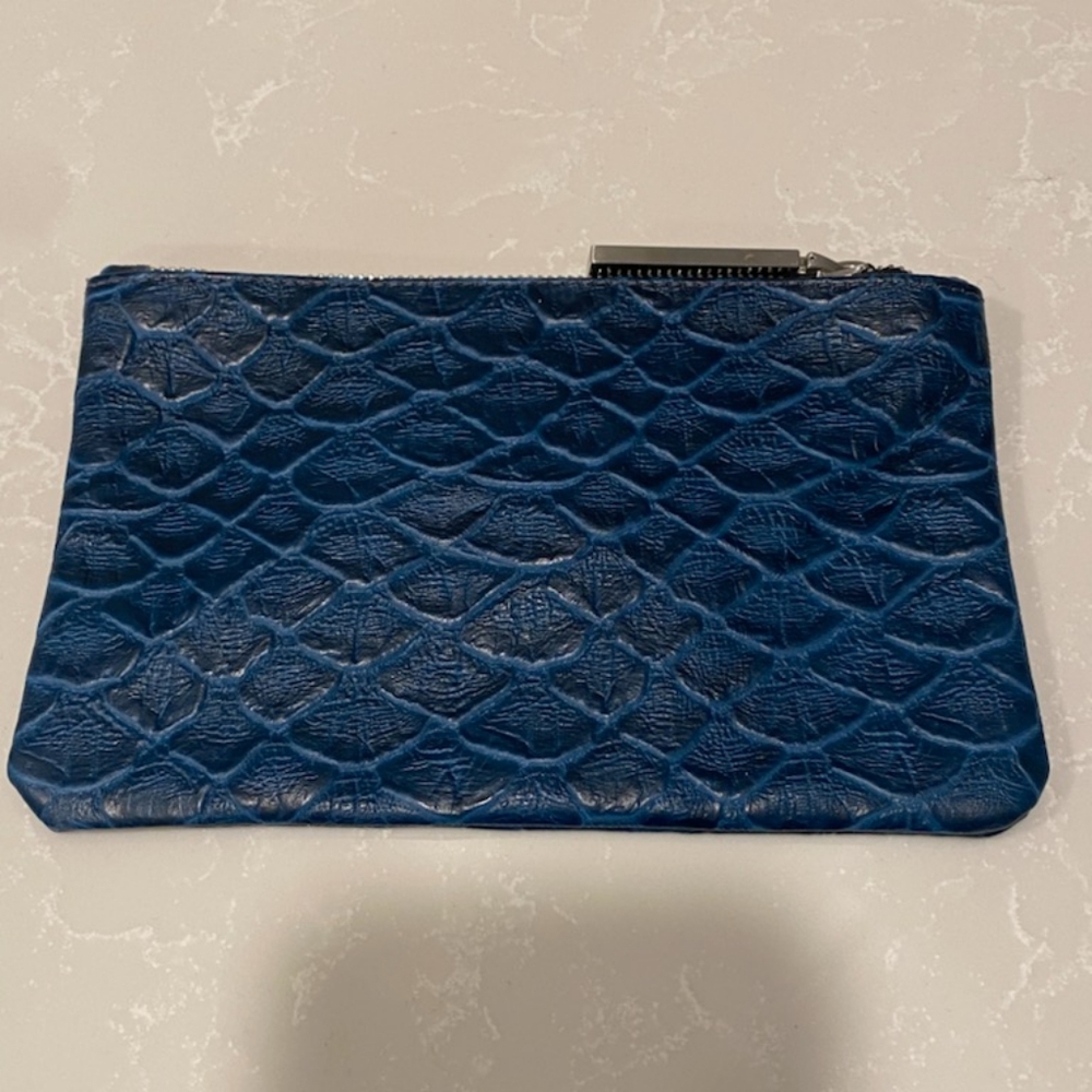 August brand zippered pouch